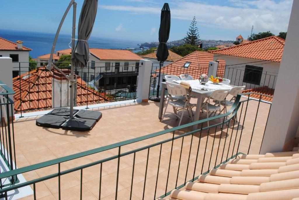 Hotel Vila Rosa - Renovated House Overlooking The Sea à Funchal  Extérieur photo
